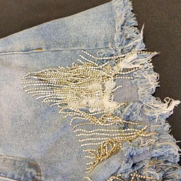 AKIRA Denim shorts Rhinestone fringed. - Picture 4 of 11